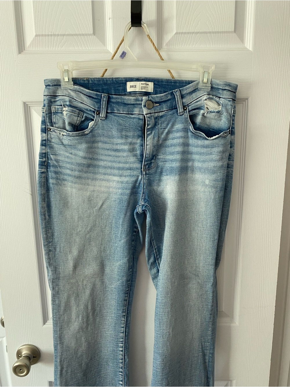 BKE Light Wash Straight Leg Women’s Jeans